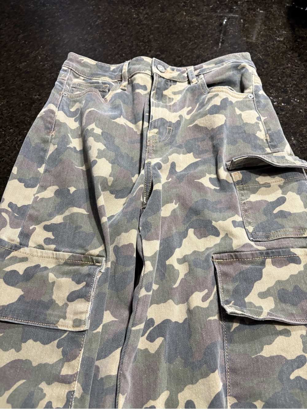 Hidden camo wide leg cargo jeans - Picture 5 of 8